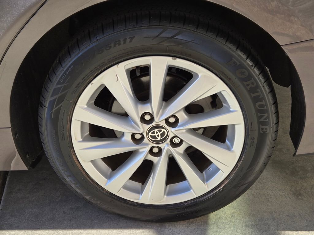 Used 2023 Toyota Camry LE FWD image 10