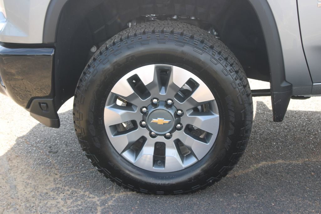 New 2026 Chevrolet Silverado 2500 Custom w/ Custom Value Package AWD/4WD image 18