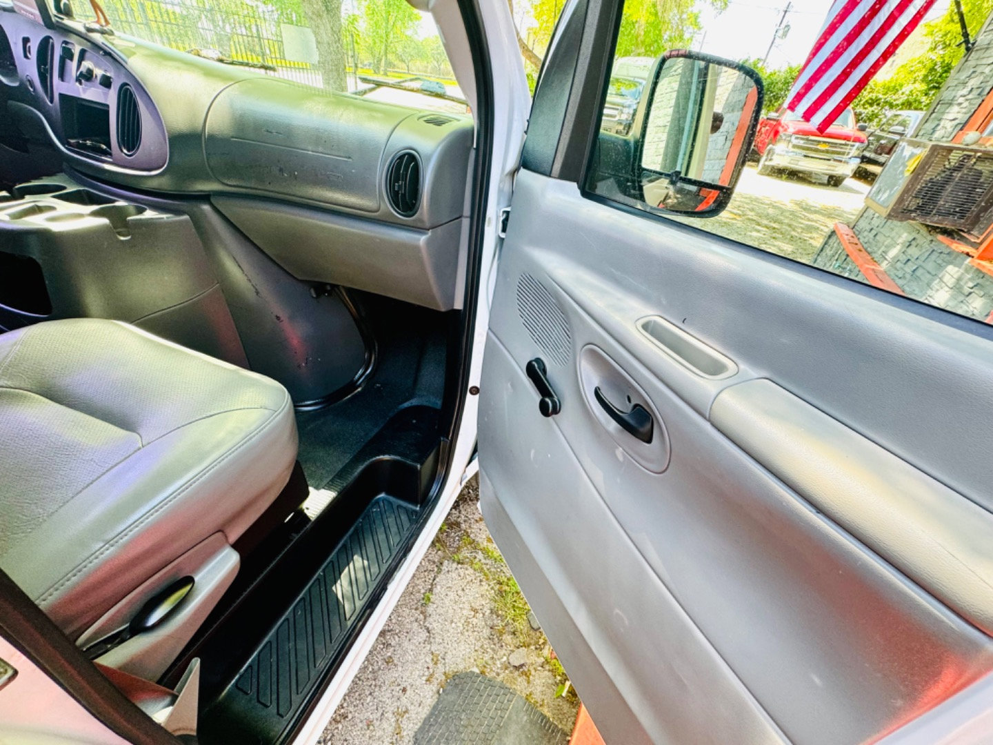 Used 2005 Ford E-250 and Econoline 250 image 26