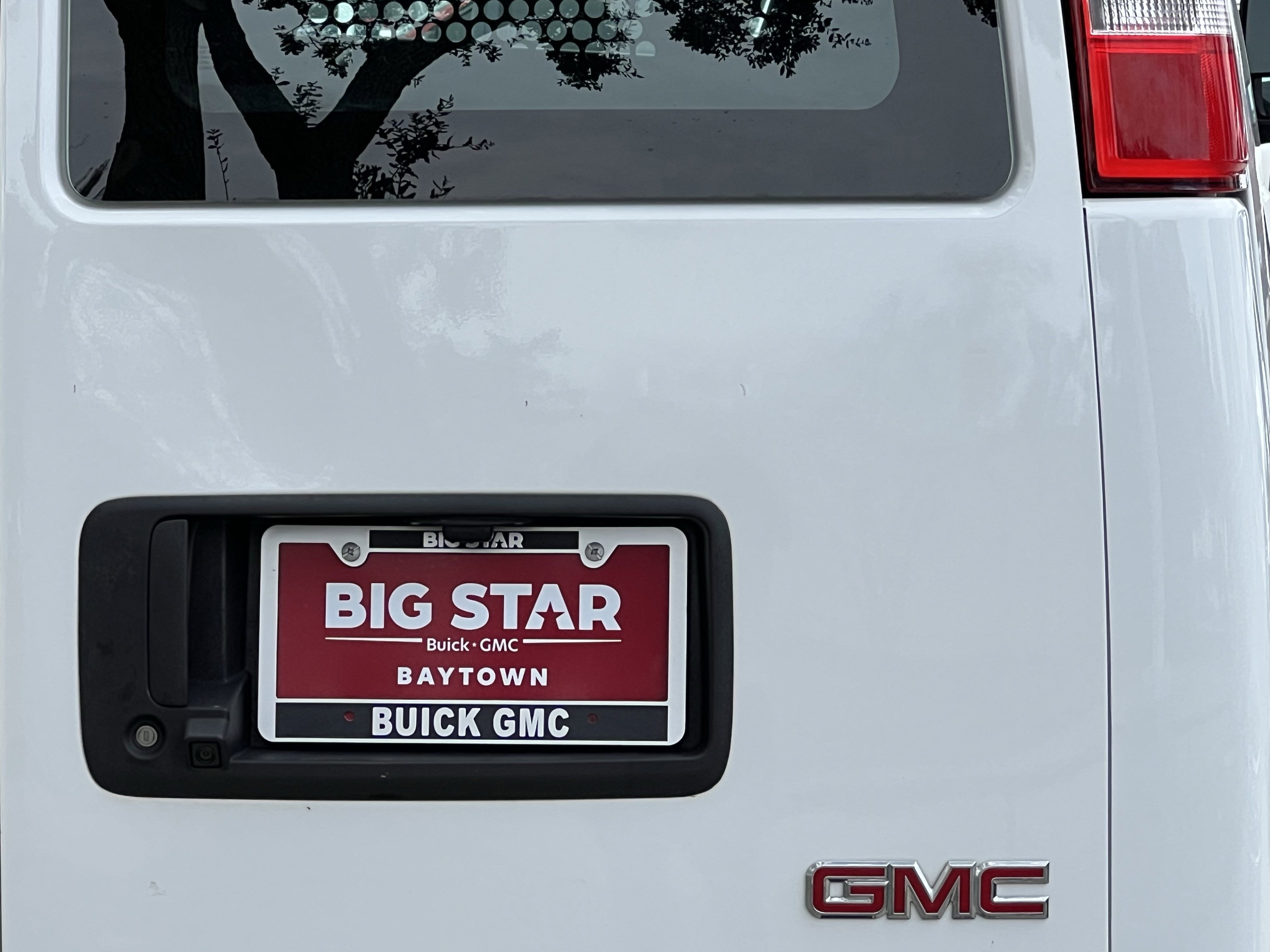 Used 2024 GMC Savana 2500 w/ Driver Convenience Package image 5