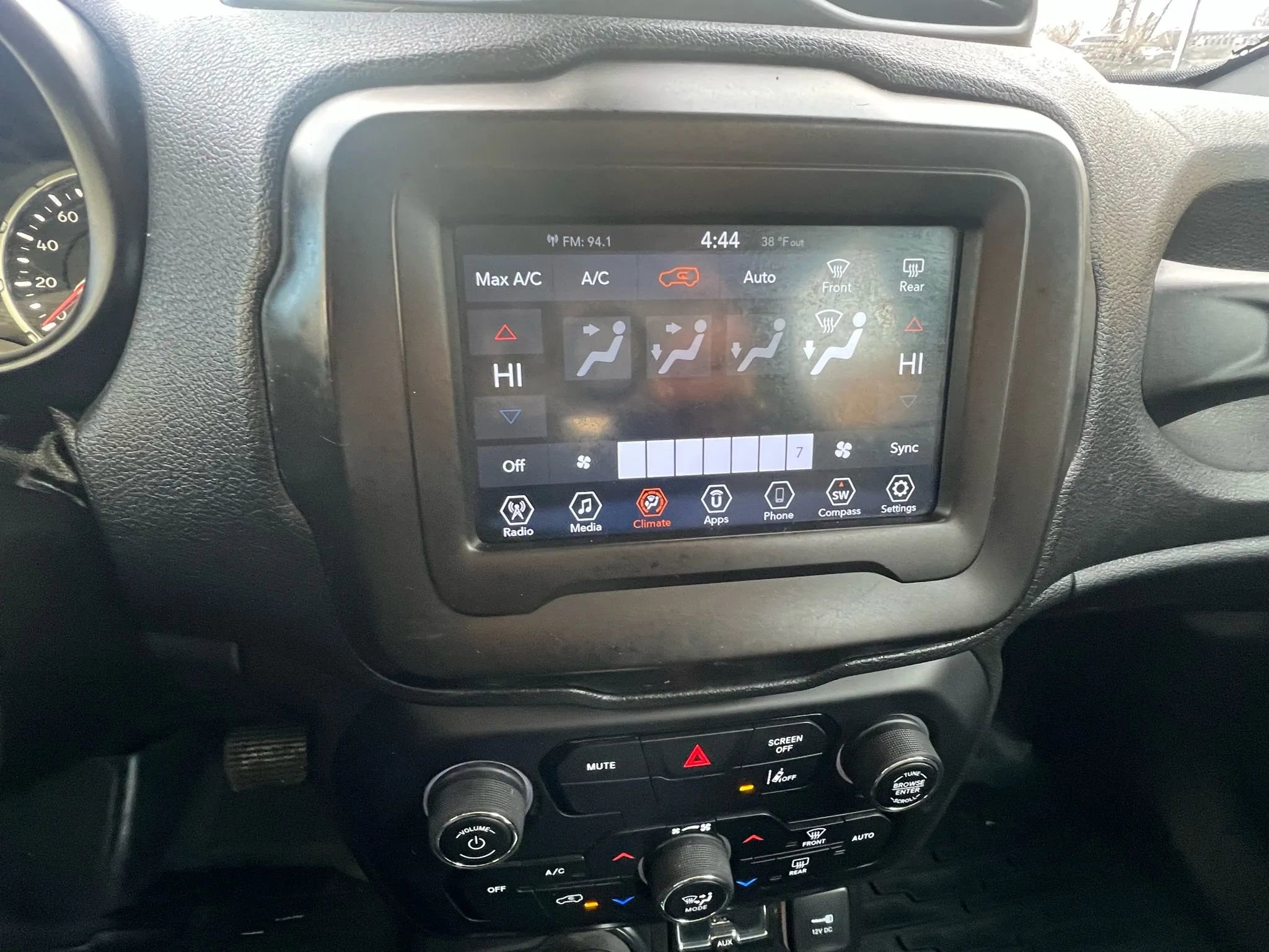 Used 2021 Jeep Renegade Sport image 17