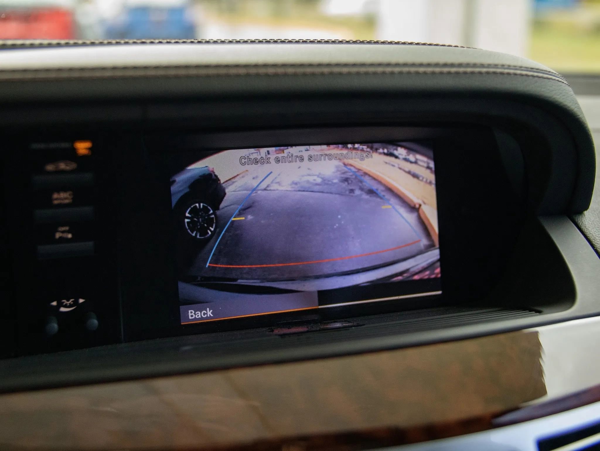 Used 2011 Mercedes-Benz S 63 AMG w/ AMG Performance Pkg image 40