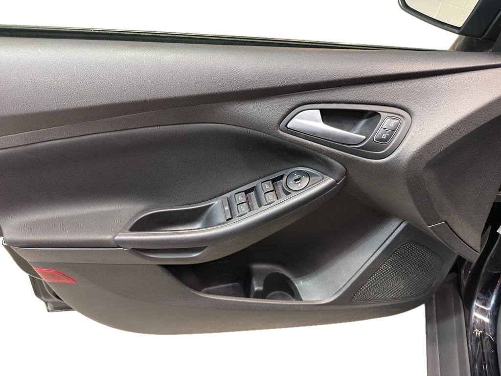 Used 2016 Ford Focus SE FWD image 13