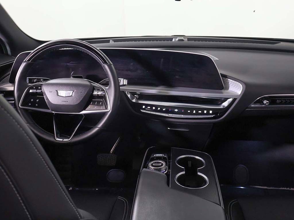 Used 2025 Cadillac Lyriq Sport AWD/4WD image 37