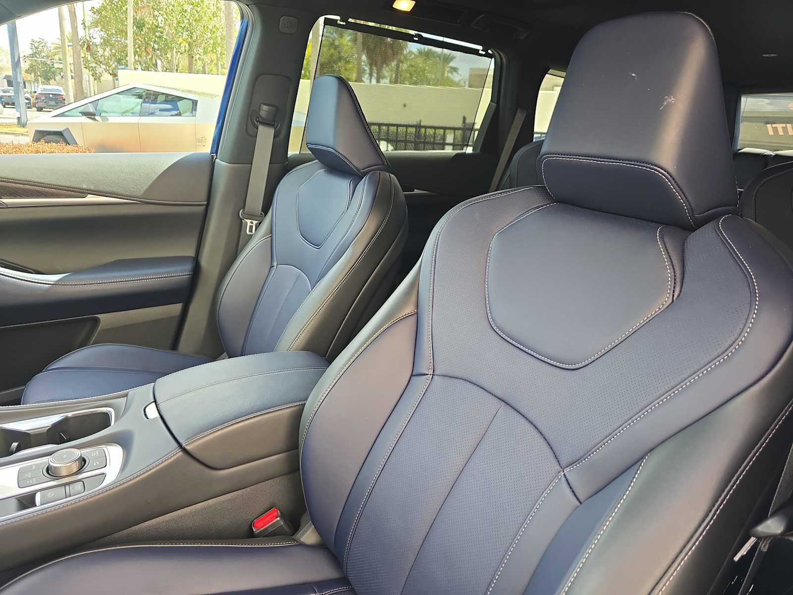 Certified 2026 INFINITI QX60 Sport w/ Dark Cargo Package image 18