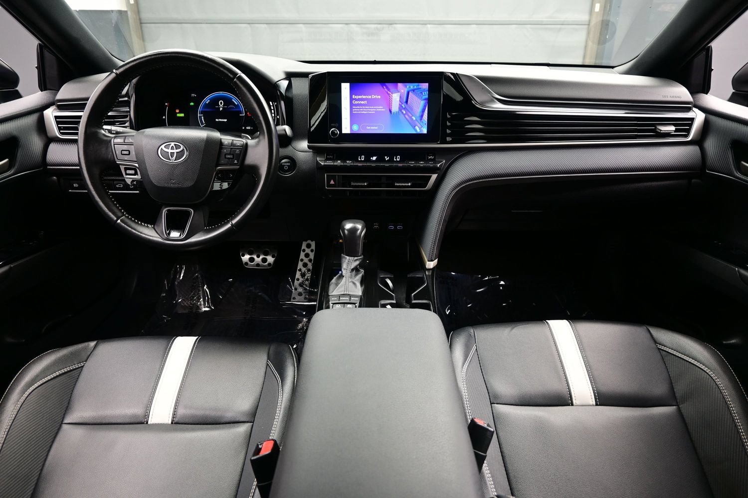 Used 2025 Toyota Camry SE FWD image 17