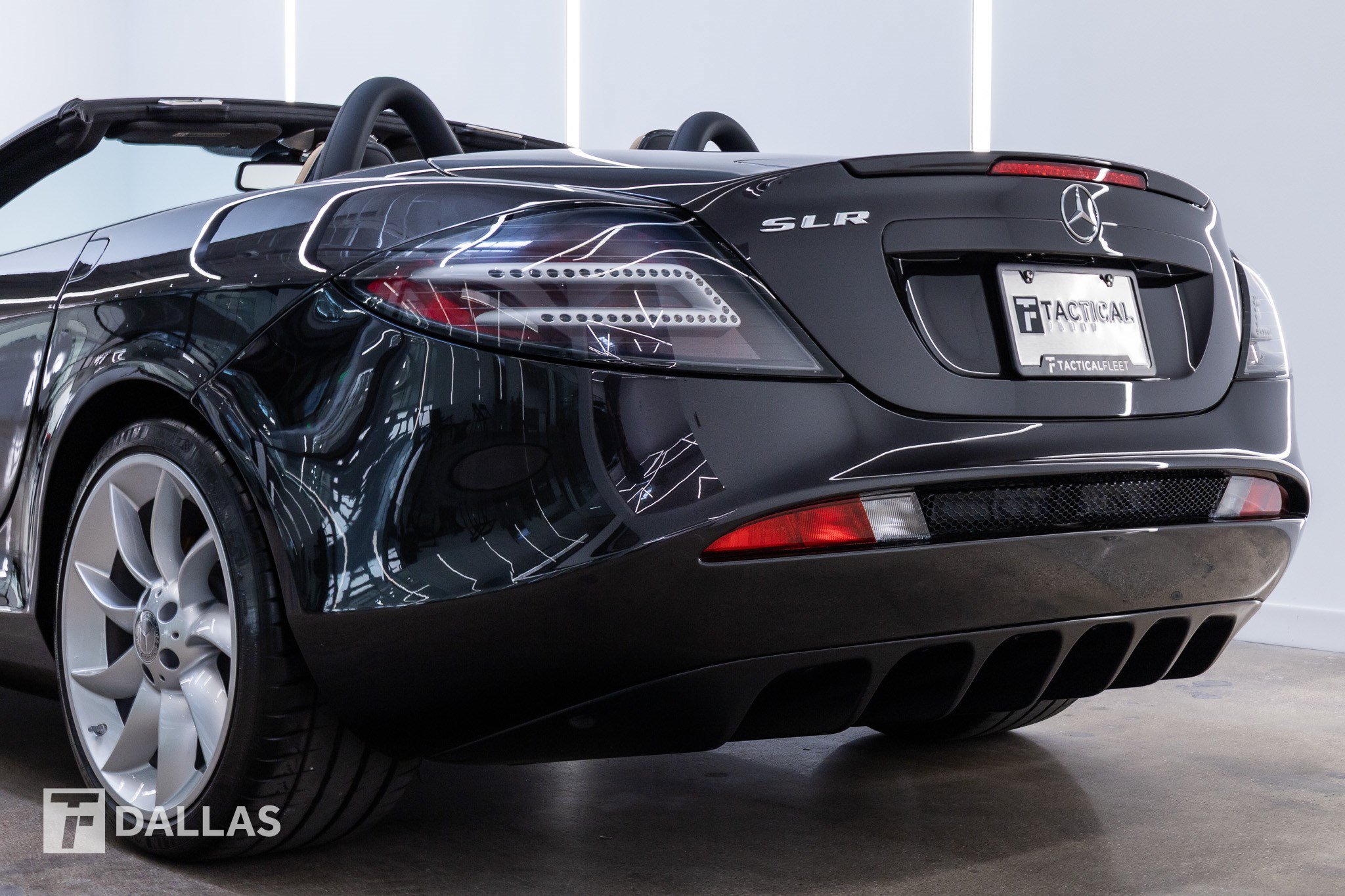 Used 2008 Mercedes-Benz SLR image 10