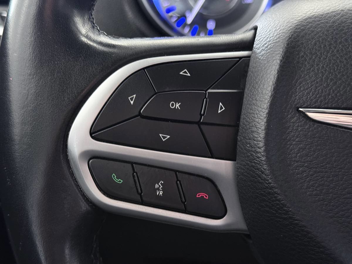 Used 2019 Chrysler 300 Touring L w/ Quick Order Package 22F image 47