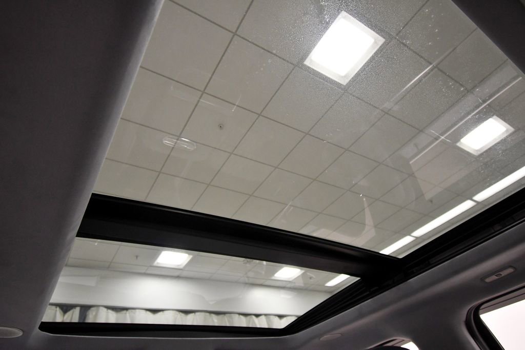 Used 2023 Ford F350 Limited w/ FX4 Off-Road Package AWD/4WD image 17