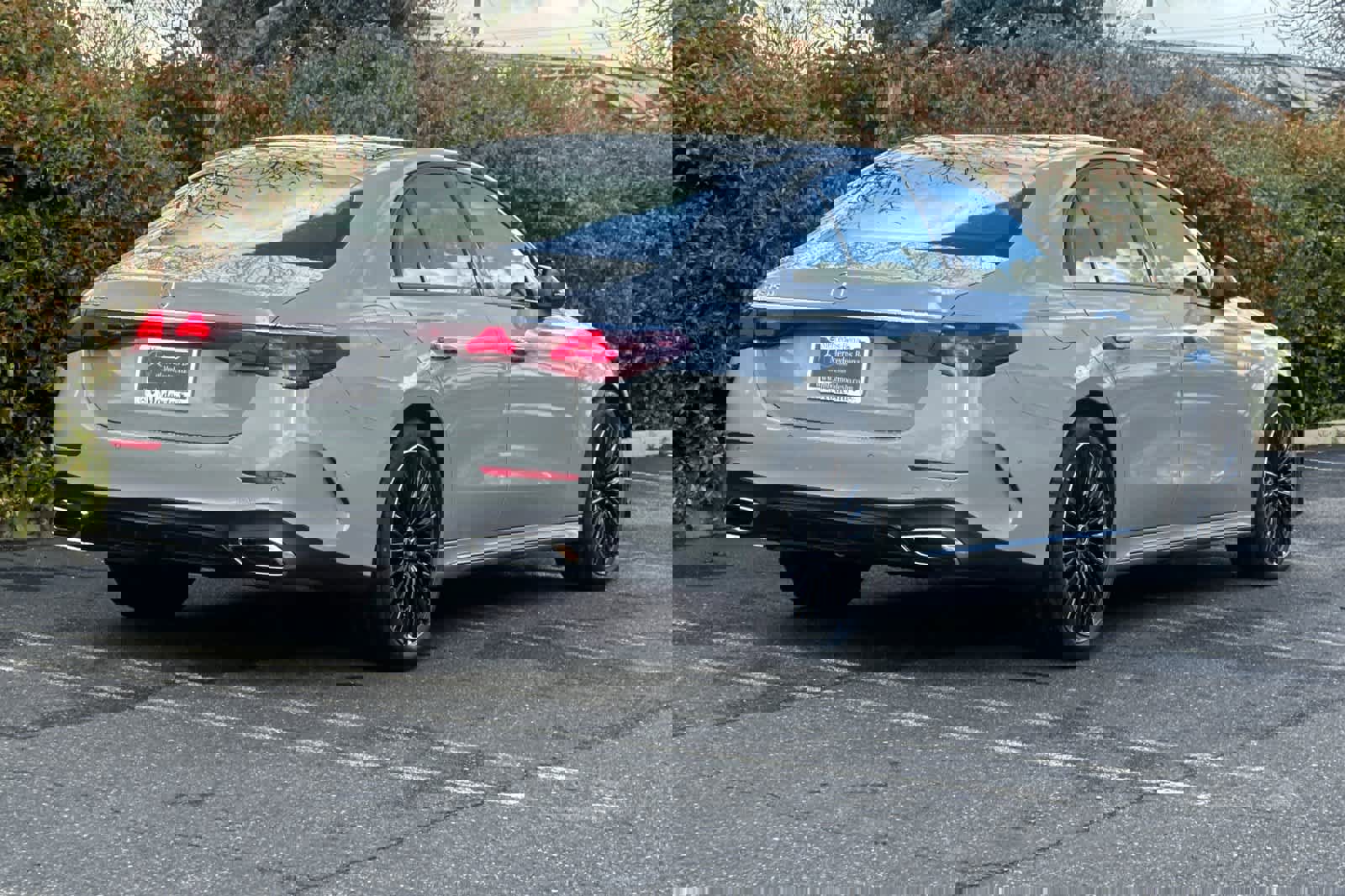 New 2025 Mercedes-Benz E 350 Sedan image 3