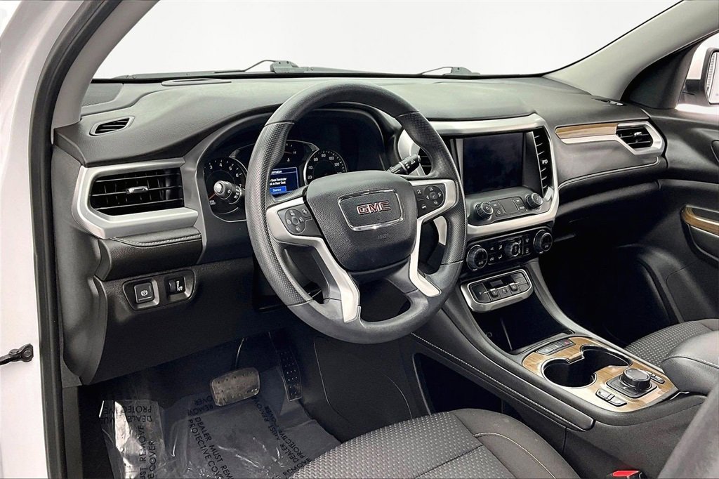 Used 2023 GMC Acadia SLE w/ Driver Convenience Package image 14