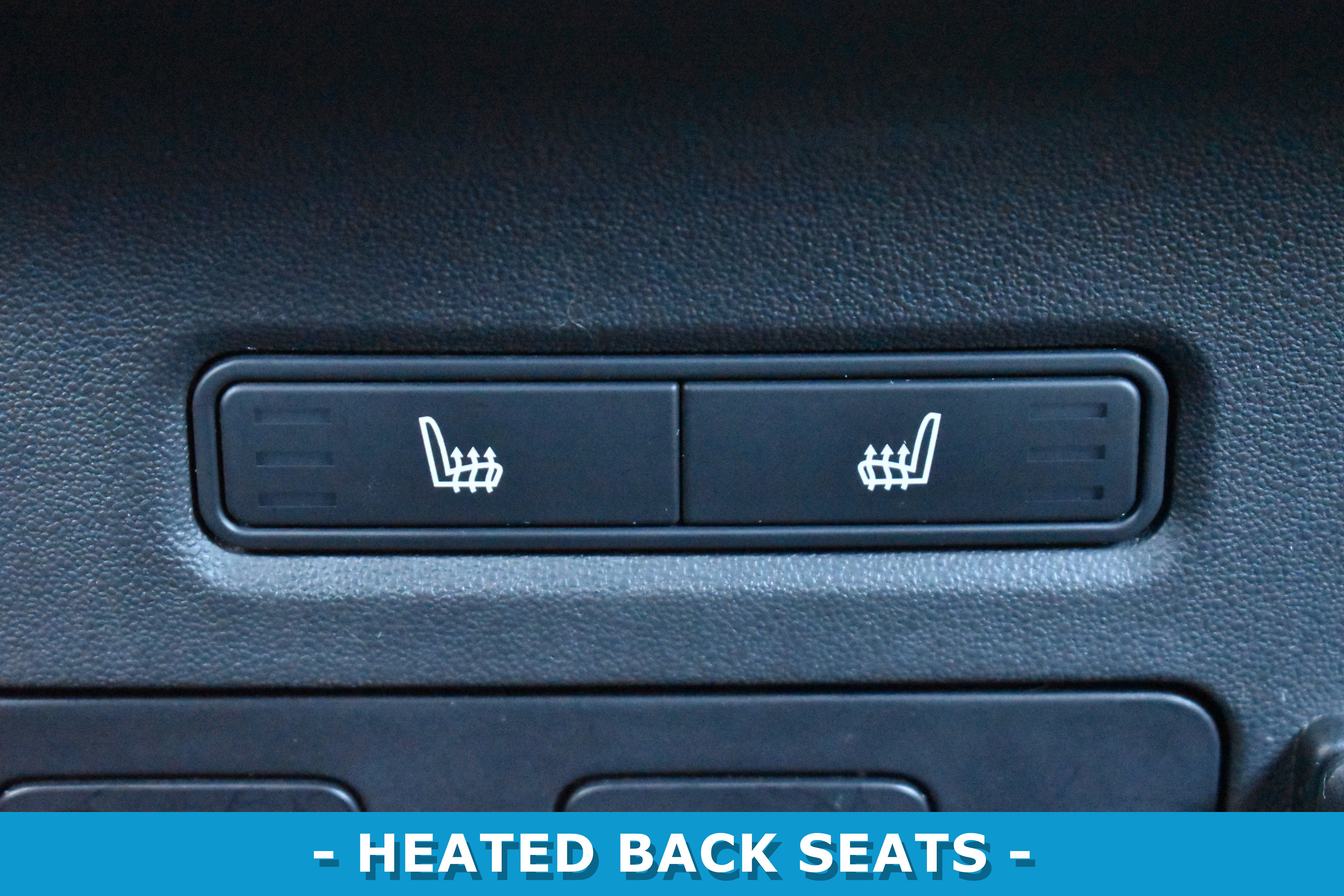 Used 2025 Land Rover Range Rover Velar Dynamic SE image 17