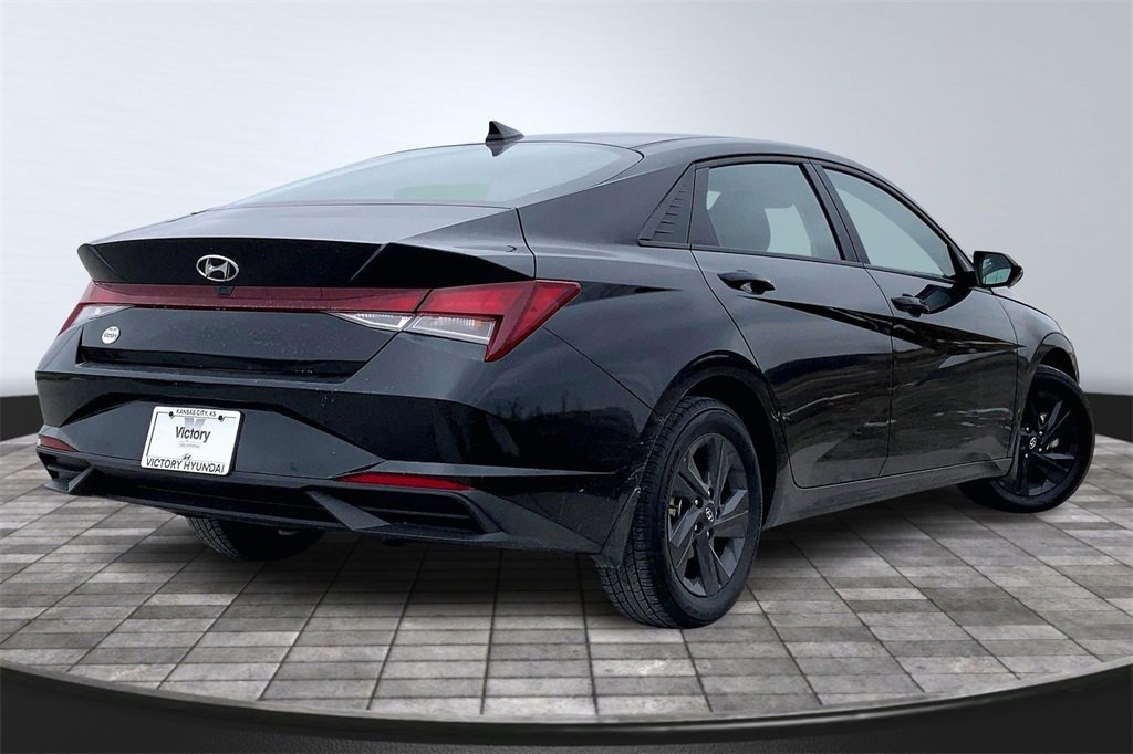 Used 2023 Hyundai Elantra SEL image 5