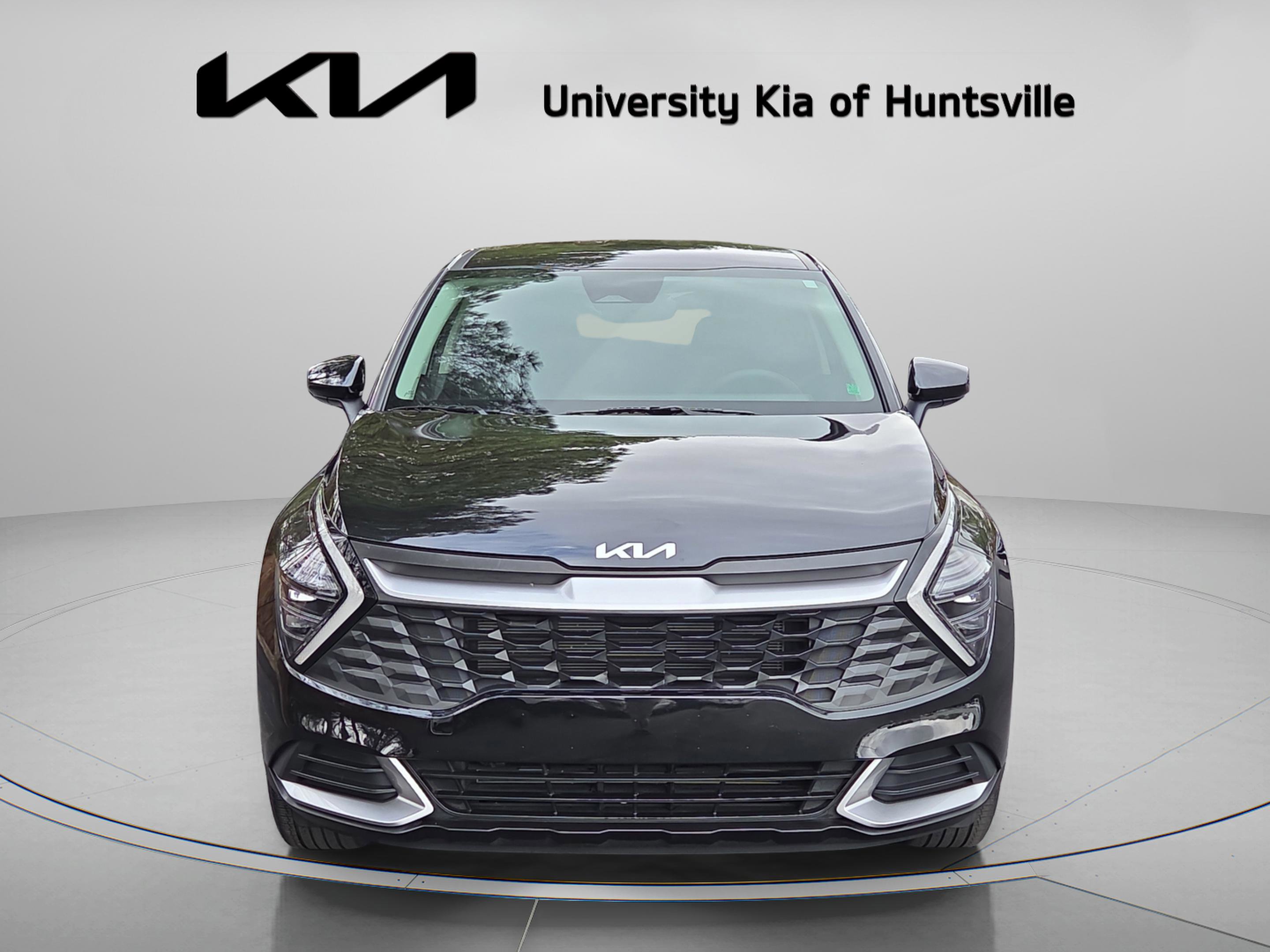 Used 2025 Kia Sportage LX image 2