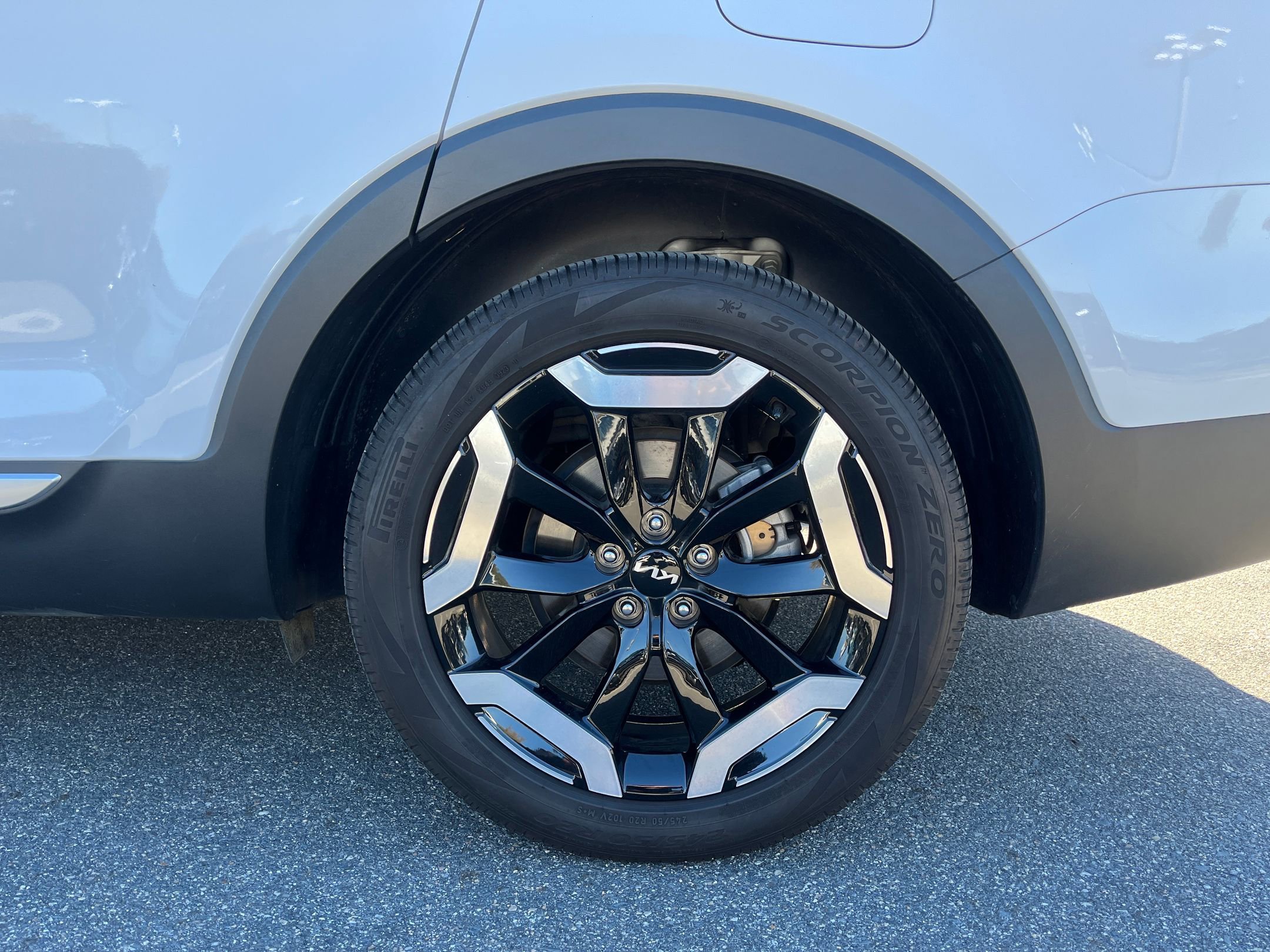 Used 2024 Kia Telluride EX w/ EX Captain's Chair Package image 10