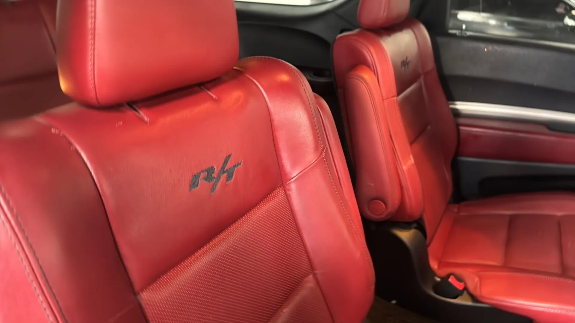 Used 2015 Dodge Durango R/T w/ Technology Group RWD image 33