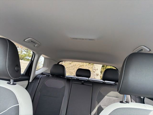 Certified 2025 Volkswagen Taos SE image 18