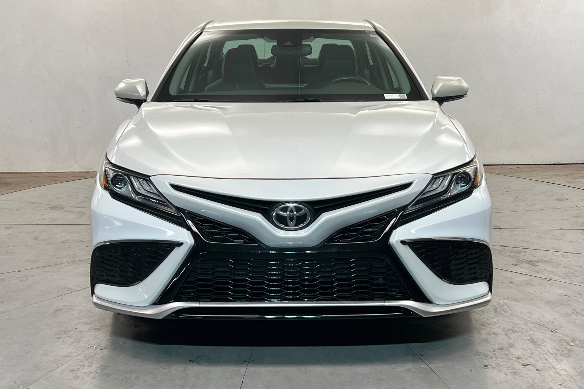 Used 2021 Toyota Camry XSE w/ Carpet Mat Package (TMS) FWD image 8