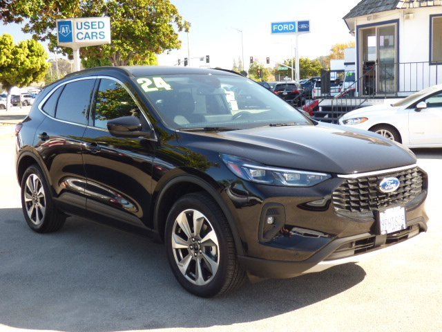 Used 2024 Ford Escape Platinum w/ Class II Trailer Tow Package