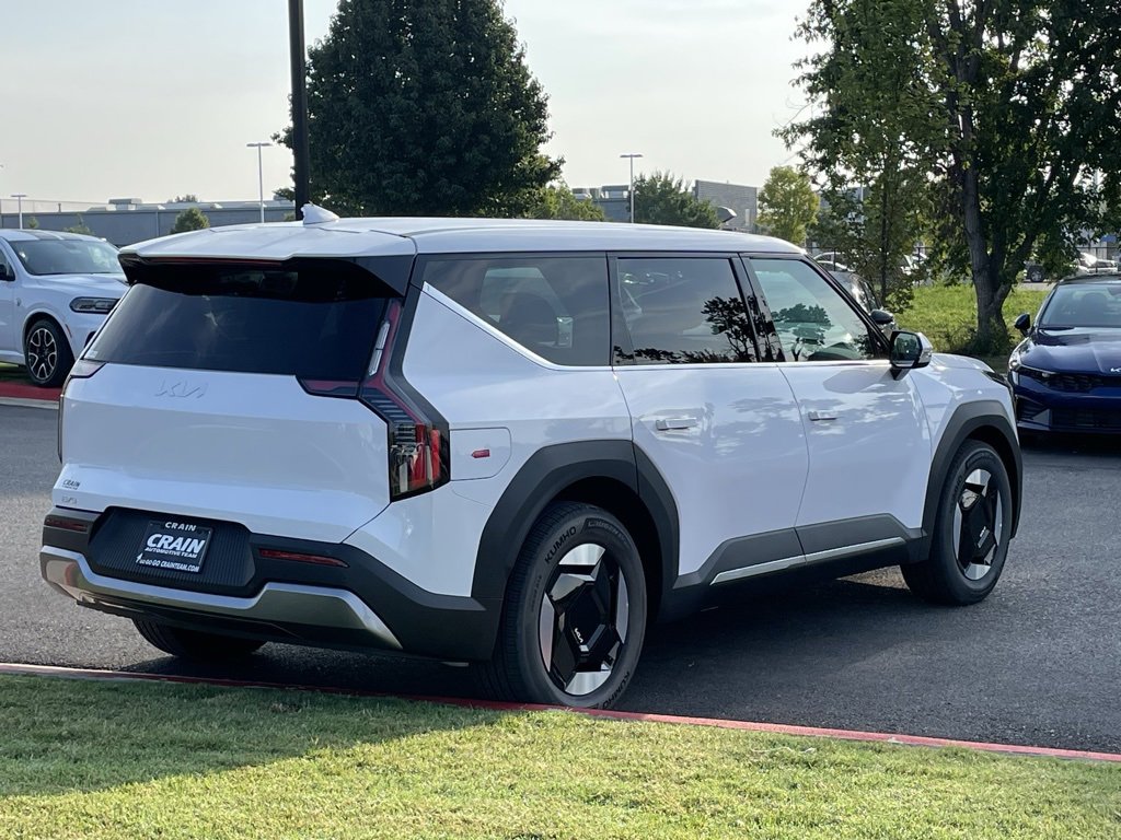New 2026 Kia EV9 Light image 5