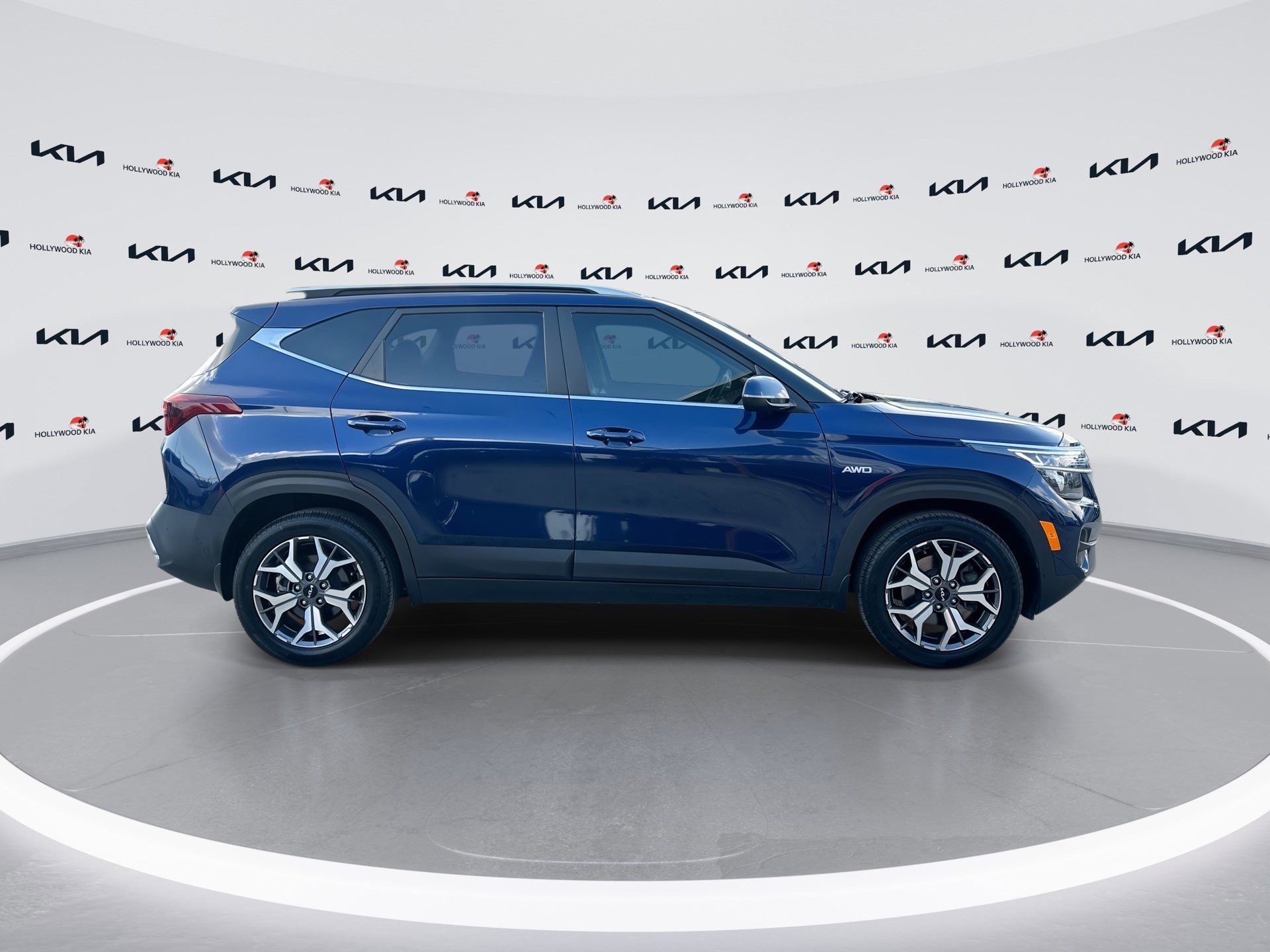 Used 2023 Kia Seltos EX image 9