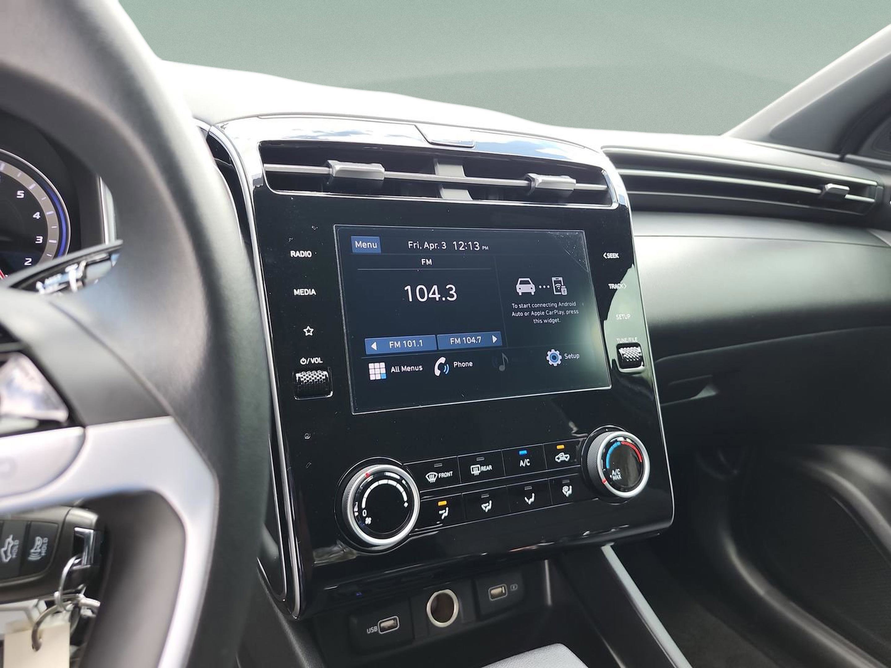 Certified 2024 Hyundai Santa Cruz SE image 11