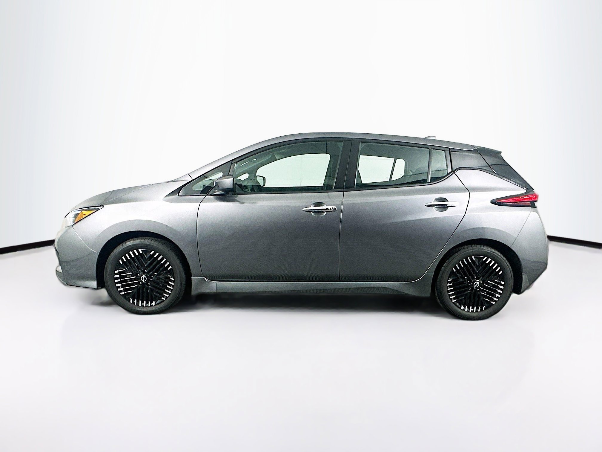 Used 2024 Nissan Leaf SV Plus image 4