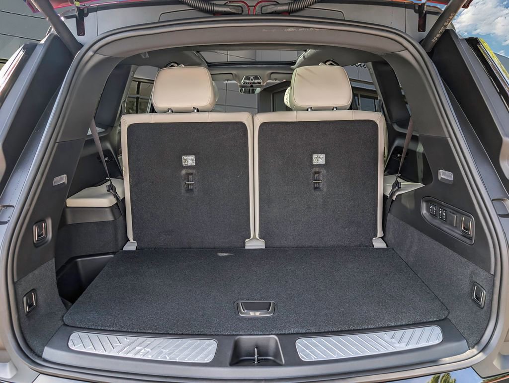New 2026 Cadillac Vistiq Sport AWD/4WD image 18