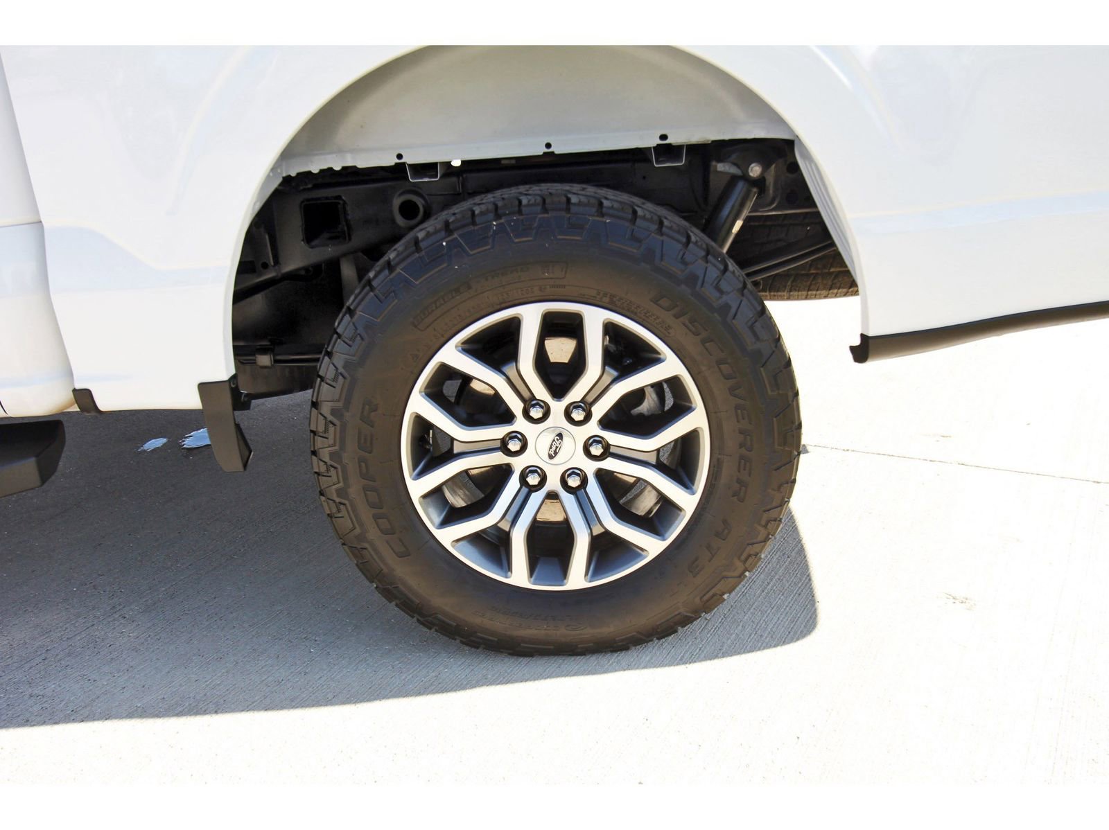 Used 2022 Ford F150 Lariat w/ Equipment Group 501A Mid image 29