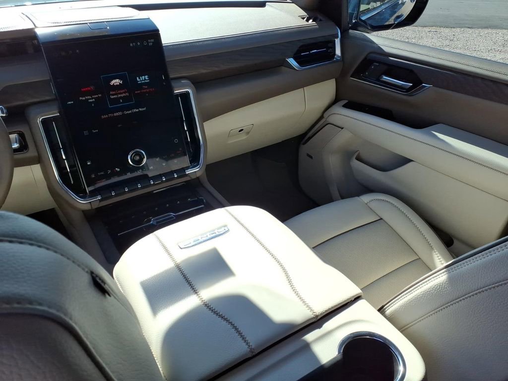 Used 2025 GMC Yukon Denali image 16