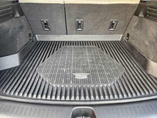 Used 2023 Cadillac XT4 Luxury w/ Cold Weather Package FWD image 33
