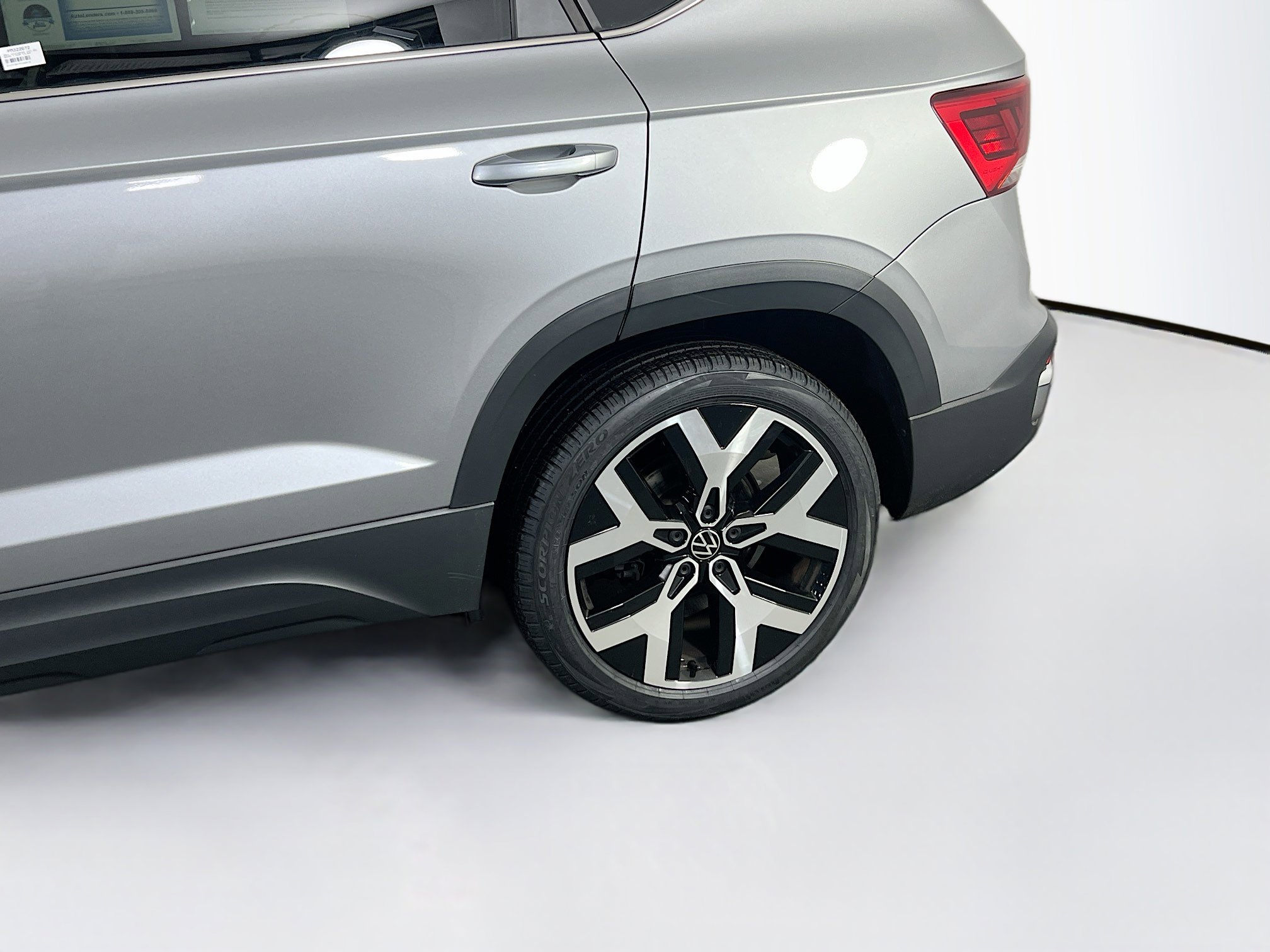 Used 2023 Volkswagen Taos SEL AWD/4WD image 31