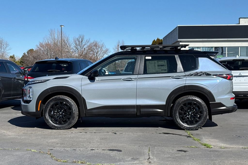 New 2026 Mitsubishi Outlander AWD image 7