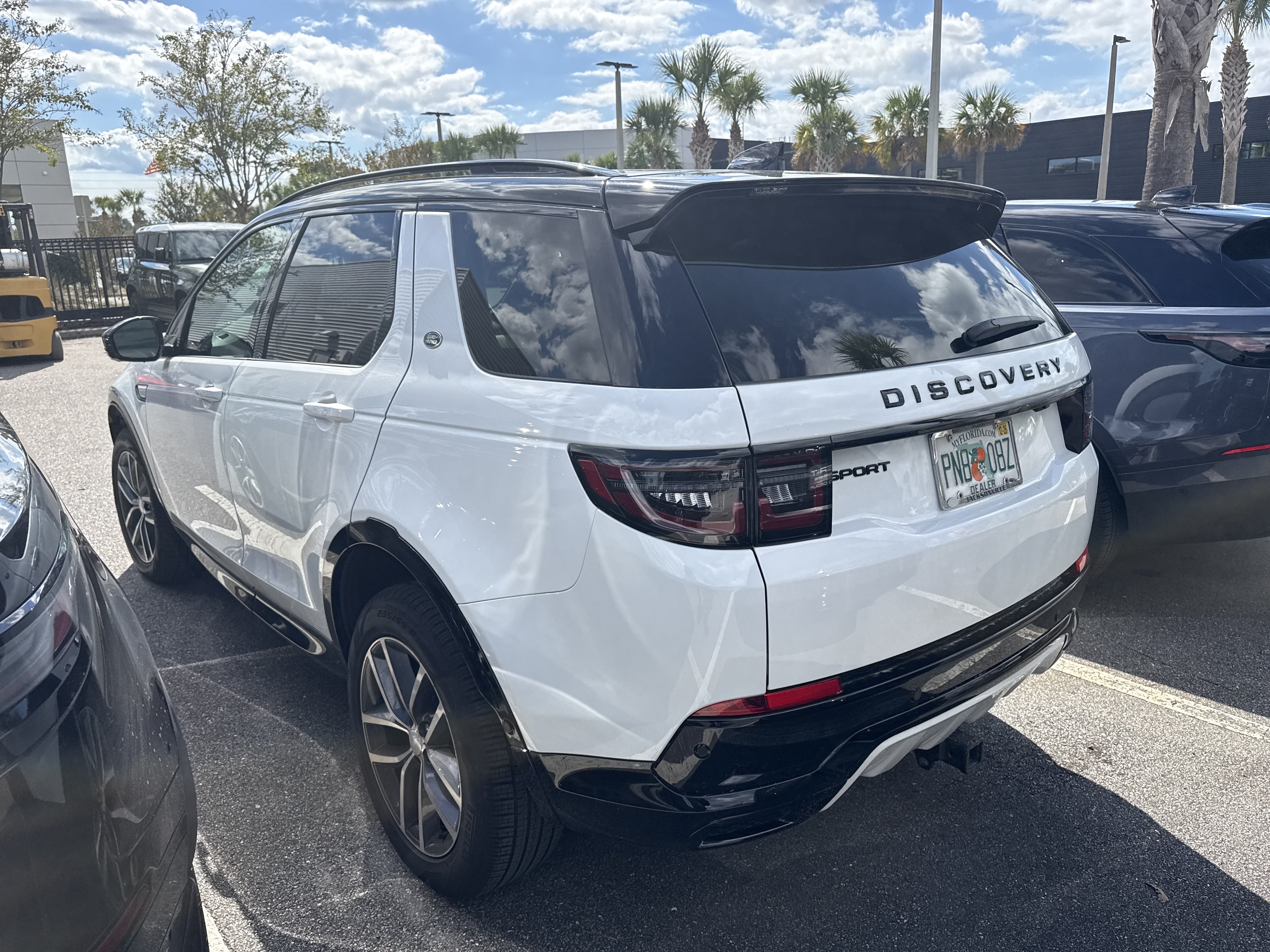 Used 2026 Land Rover Discovery Sport Landmark AWD/4WD image 4