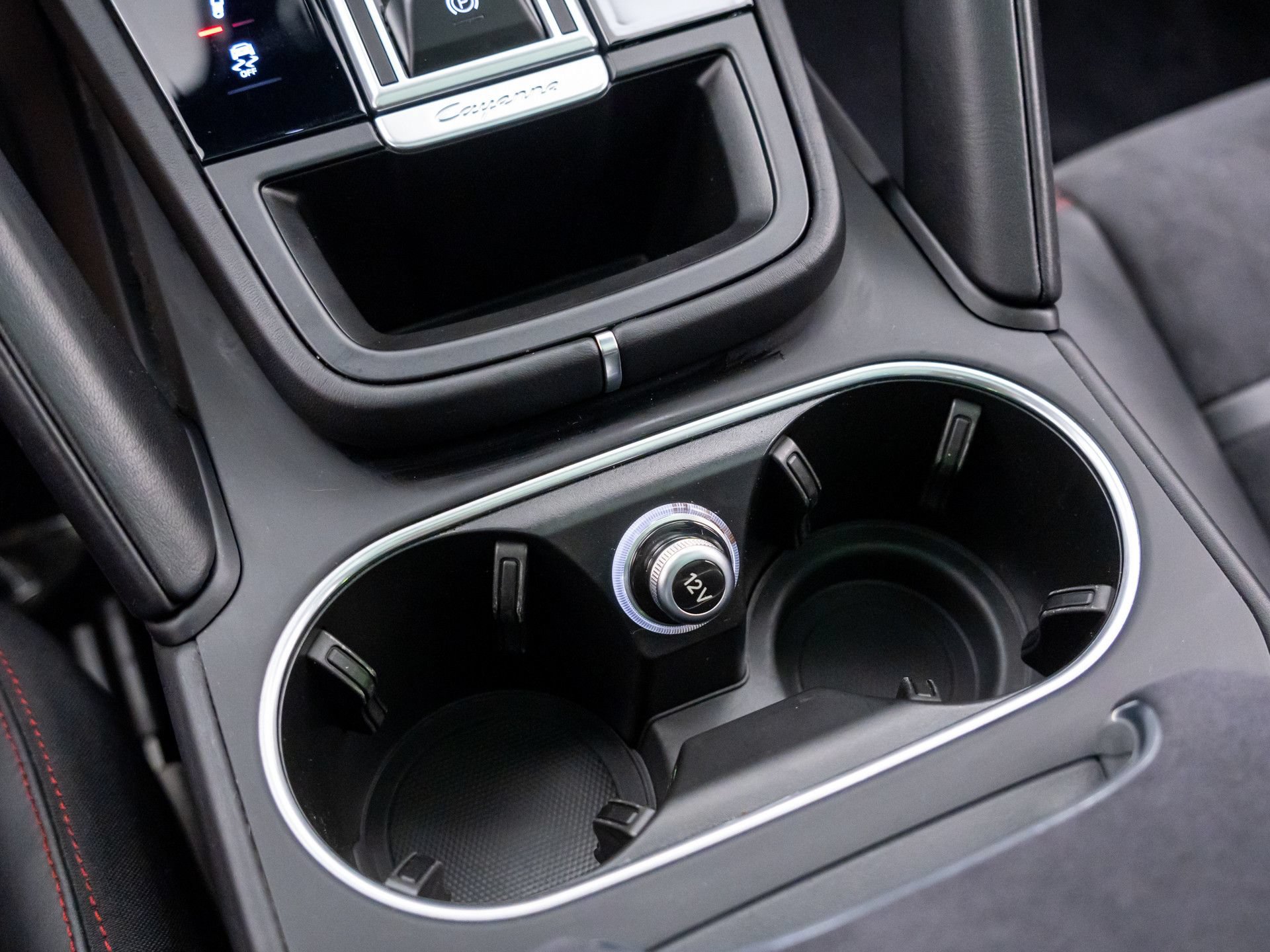 Certified 2023 Porsche Cayenne GTS AWD/4WD image 29