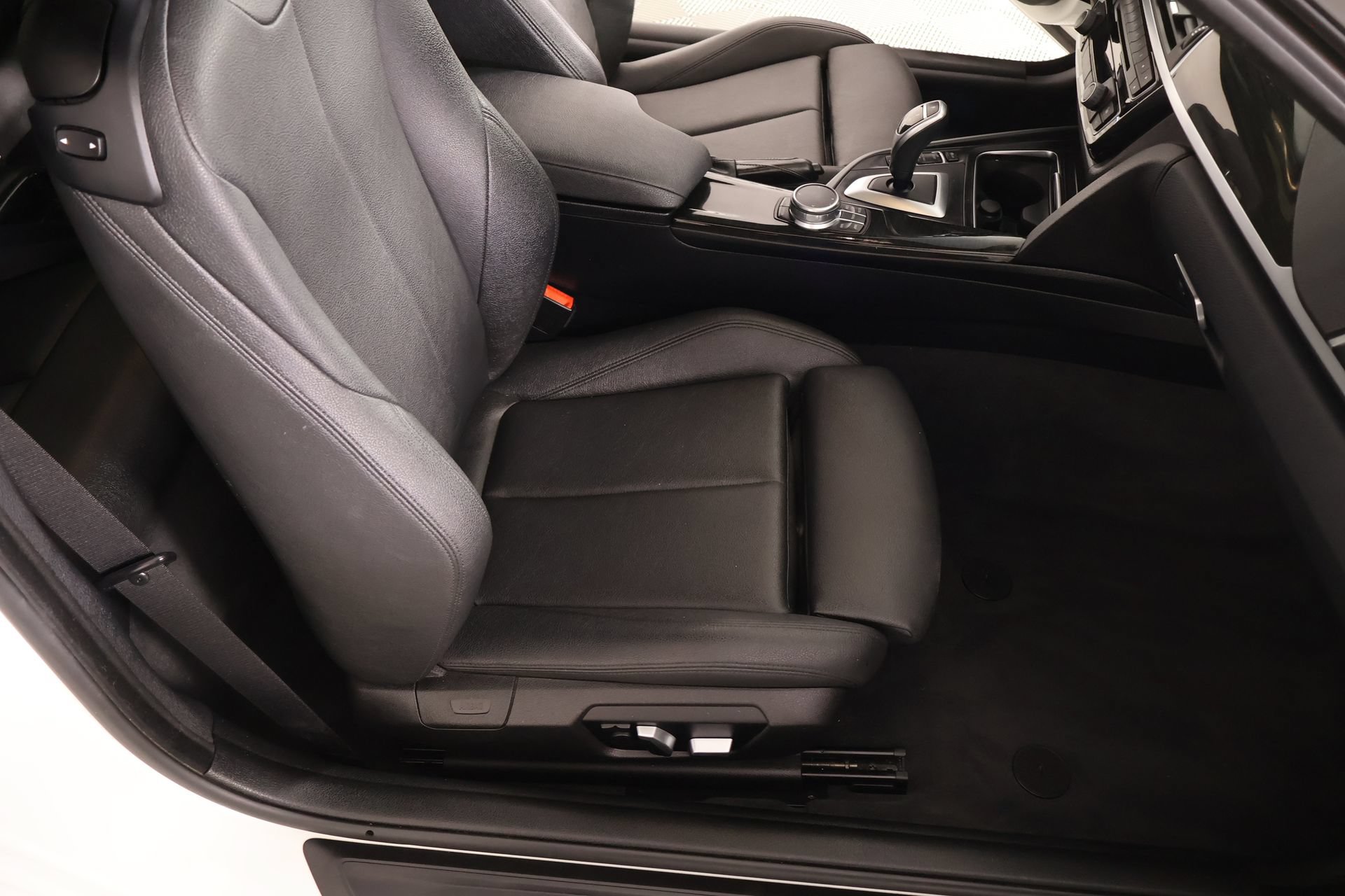 Used 2019 BMW 440i Coupe w/ M Sport Package RWD image 14