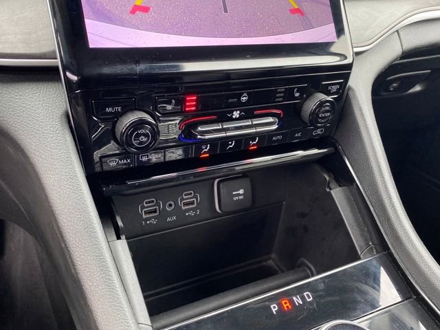 Used 2023 Jeep Grand Cherokee Limited AWD/4WD image 12