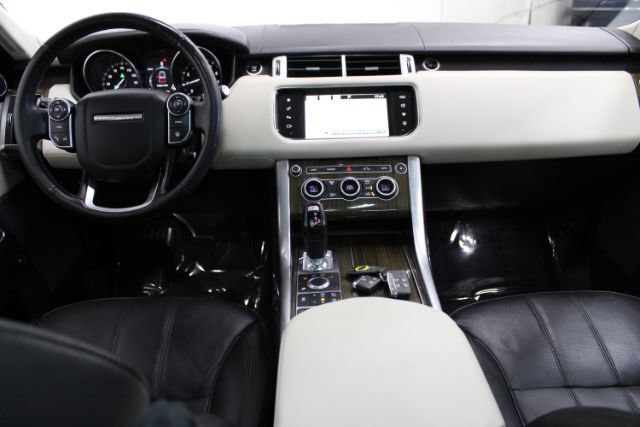 Used 2016 Land Rover Range Rover Sport HSE AWD/4WD image 2