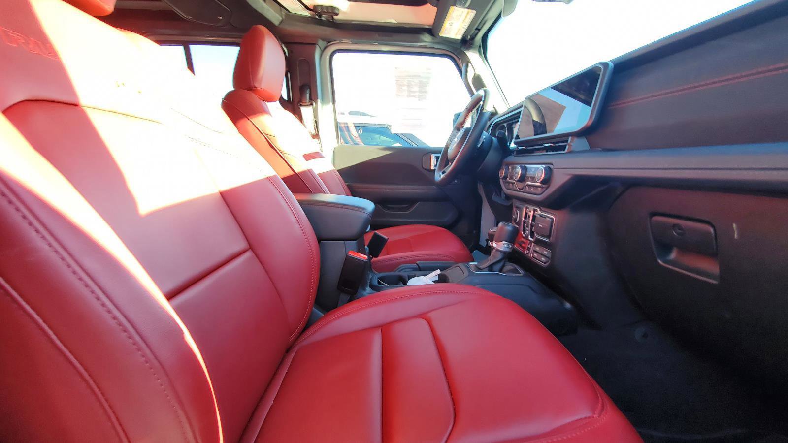 Used 2024 Jeep Wrangler Unlimited Rubicon 392 image 4