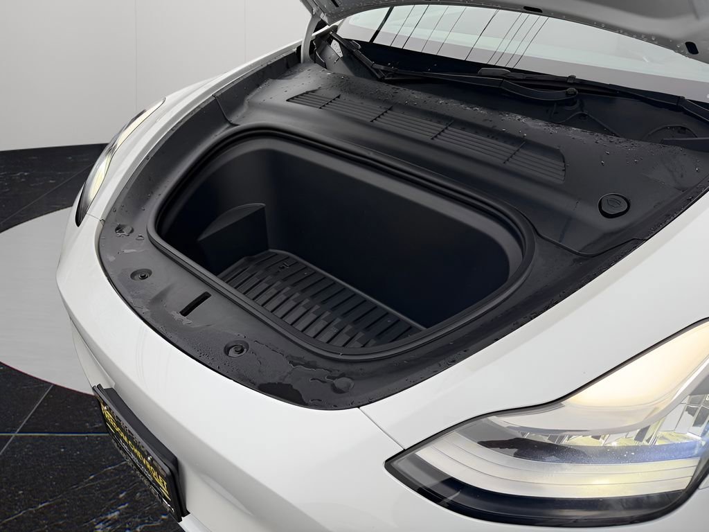 Used 2022 Tesla Model Y Long Range image 26