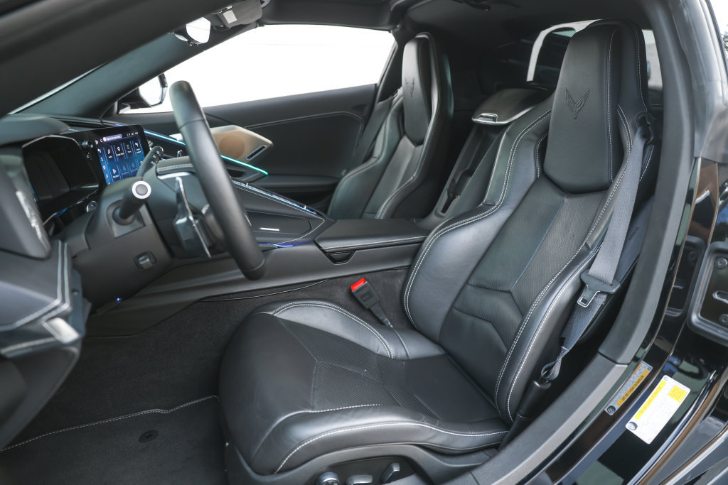 Used 2025 Chevrolet Corvette Stingray Preferred Cpe RWD image 28