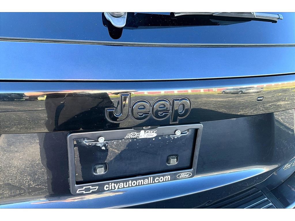 Used 2012 Jeep Grand Cherokee Altitude AWD/4WD image 10