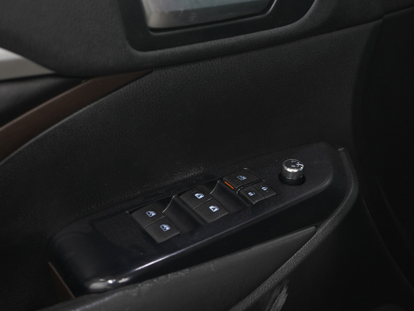 Used 2019 Toyota Highlander XLE AWD/4WD image 21