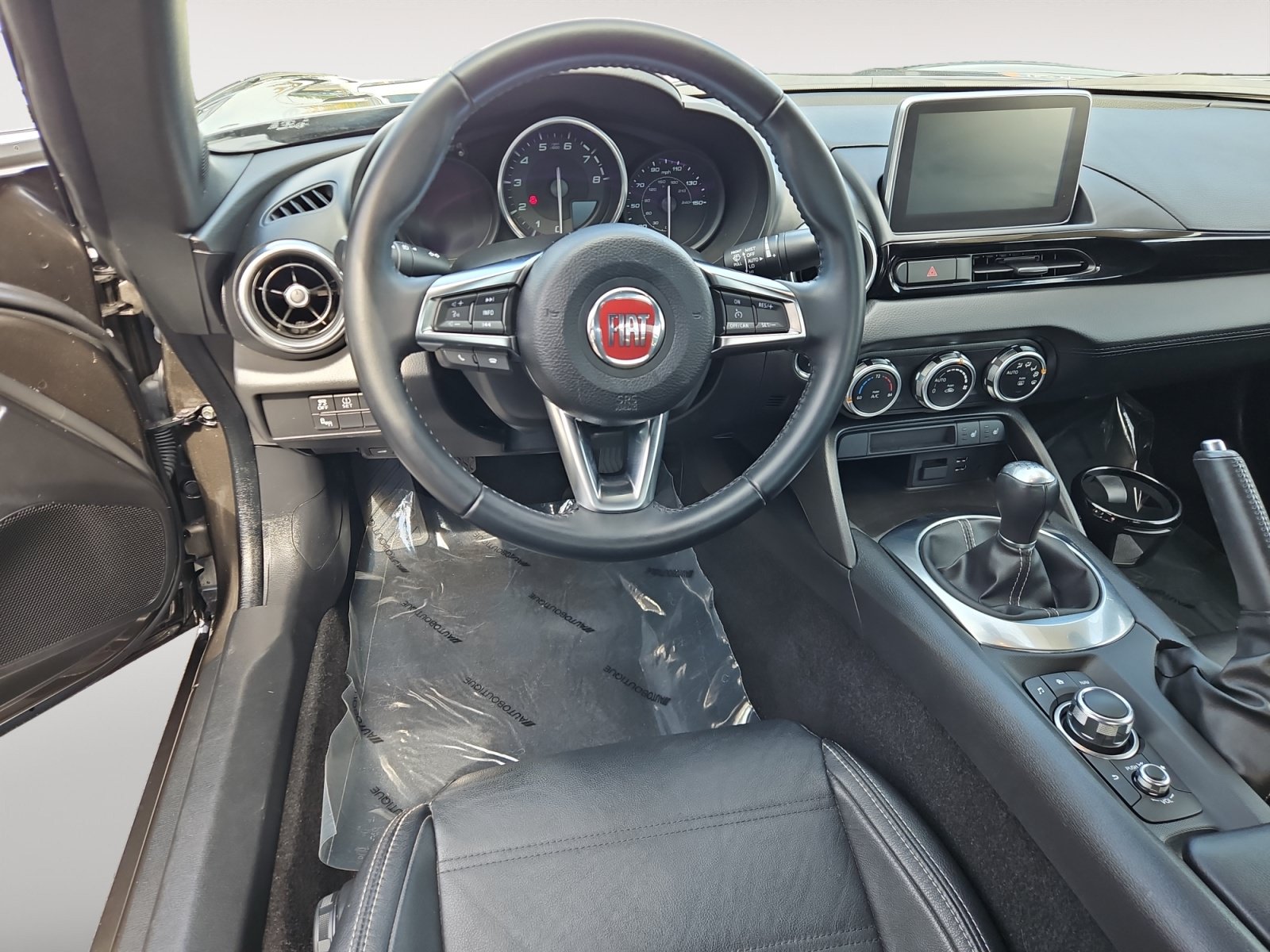 Used 2019 FIAT 124 Spider Lusso w/ Convenience Group RWD image 10