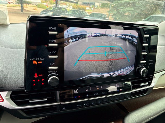 Used 2021 Toyota Sienna XLE FWD image 29