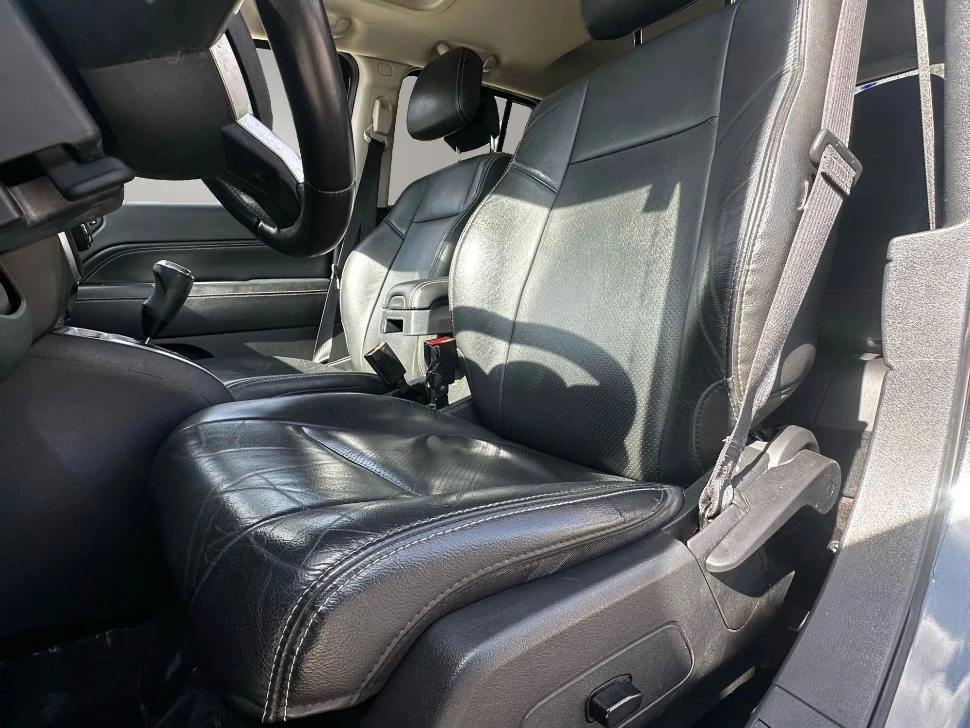 Used 2015 Jeep Compass High Altitude FWD image 17