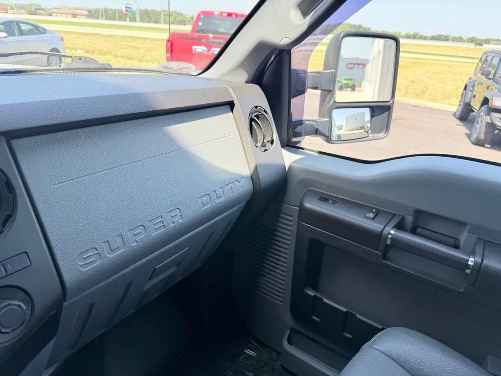 Used 2016 Ford F250 XL w/ Power Equipment Group AWD/4WD image 16