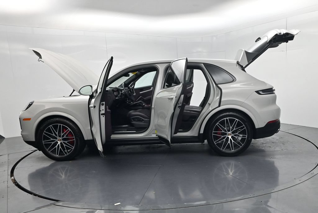 Used 2025 Porsche Cayenne S AWD/4WD image 69