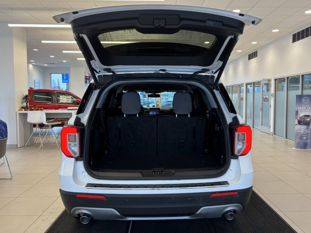 Used 2023 Ford Explorer Limited image 9