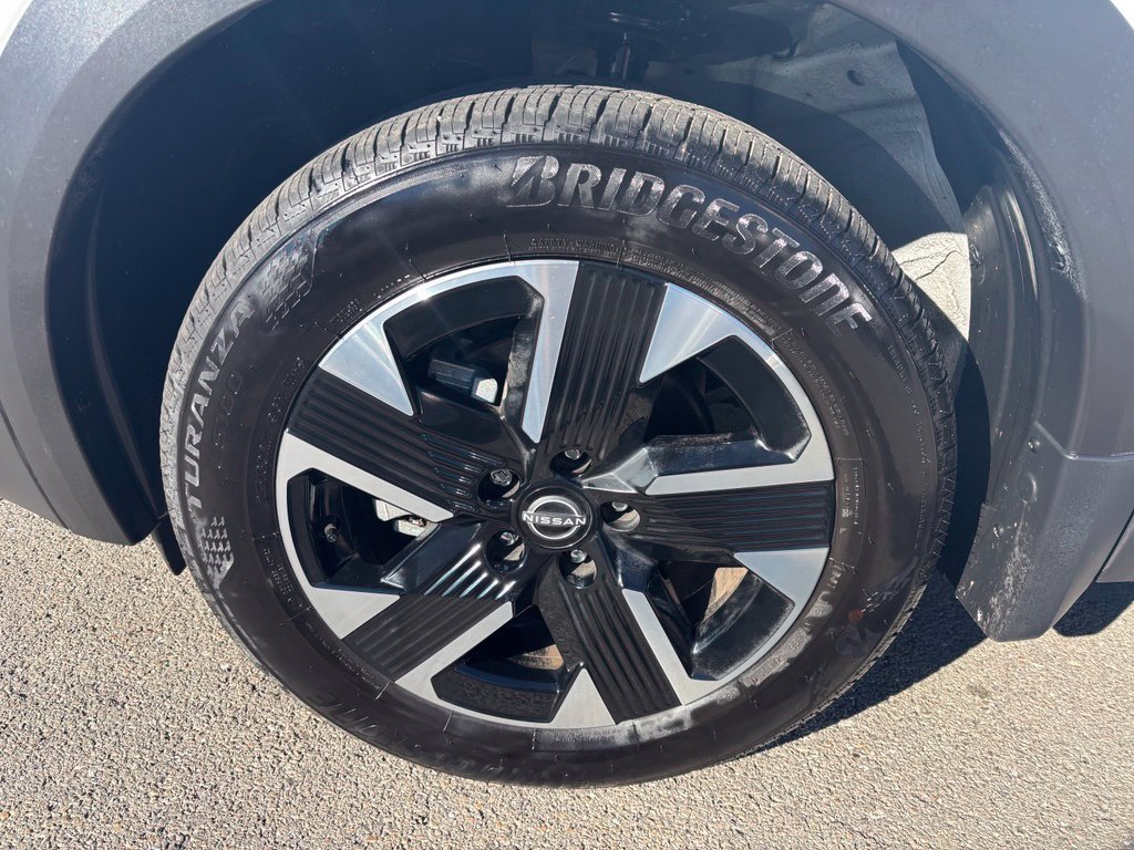 Certified 2026 Nissan Kicks SV w/ SV Premium Package AWD/4WD image 11